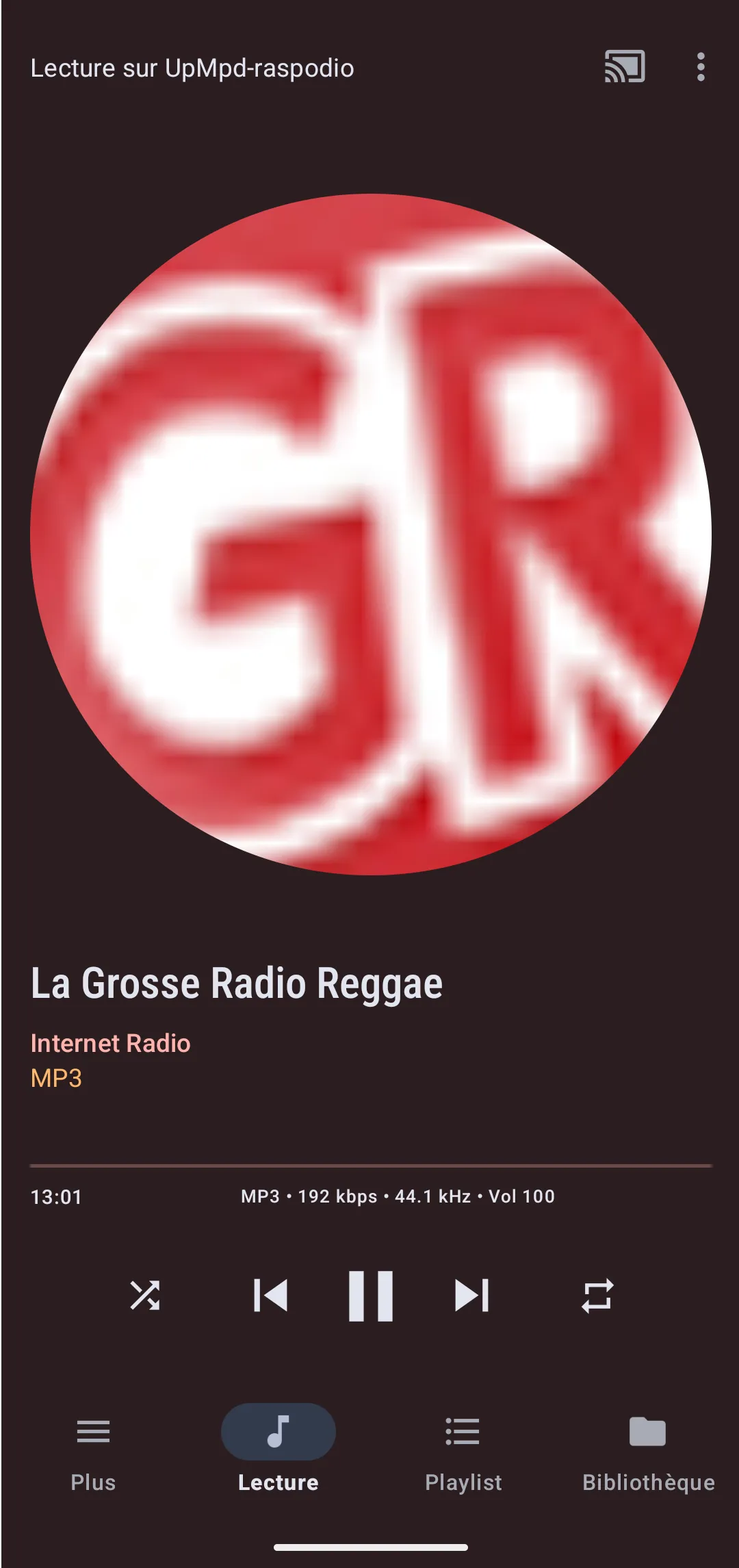 Now playing La Grosse Radio Reggae on odio, MP3 at 192 kbps, 44.1 kHz, with cover art and transport controls